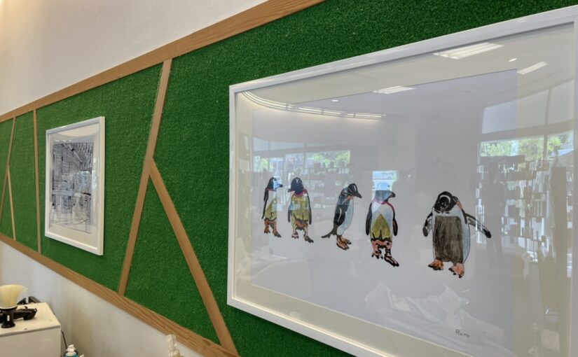 すてきな絵を展示しています